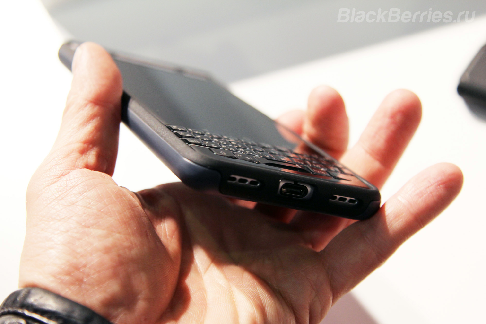 BlackBerry-KEYone-case-11
