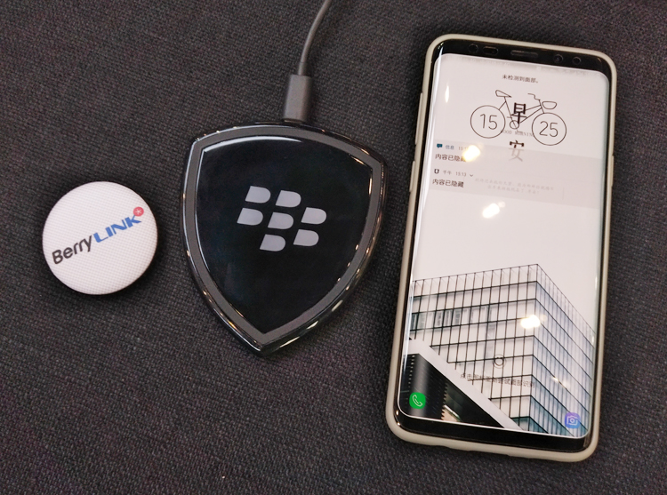 iphone使用黑莓无线充电器